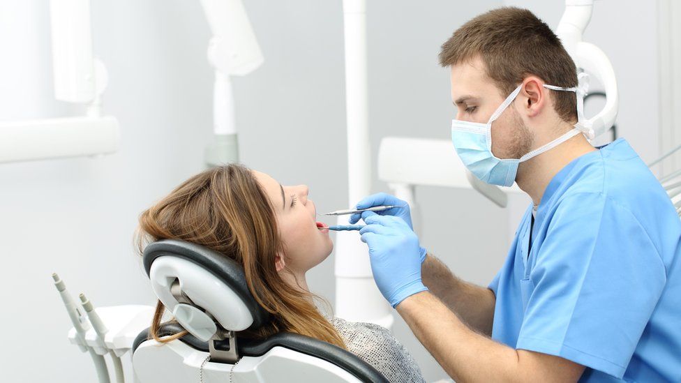 Cadouri Deosebite Pentru Doctorii Dentiști - De Lux Sau Simbolice