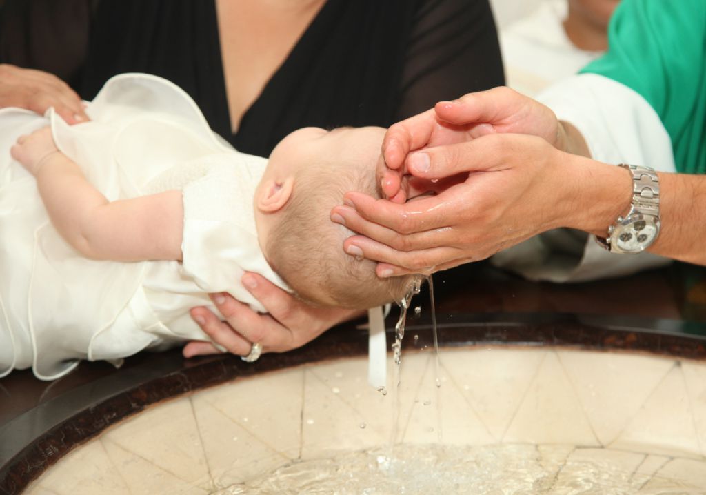 Idei De Cadouri De Botez De La Nași Pentru Fini